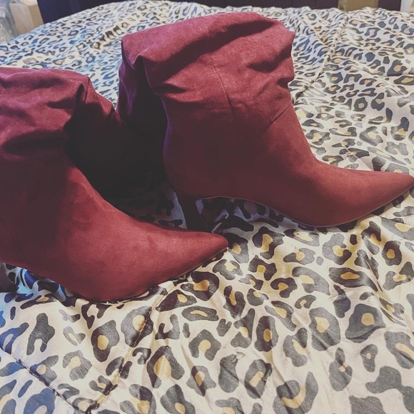 New! Slouch Stiletto Boots - Picture 2 of 4